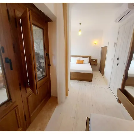 فندق Perla Rossa 2*